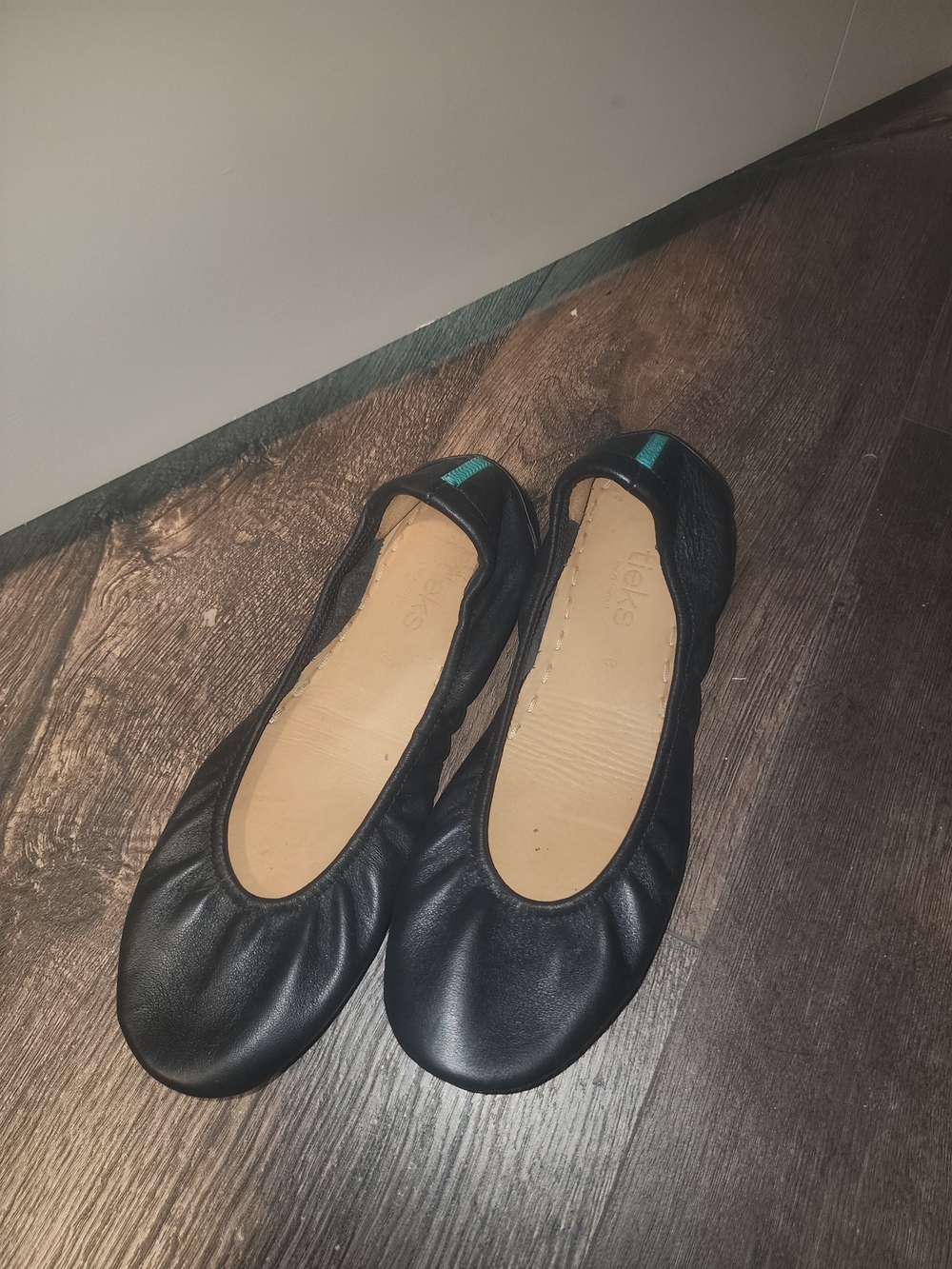 Black Leather Ballet Flats with Teal Accent - Women Tieks